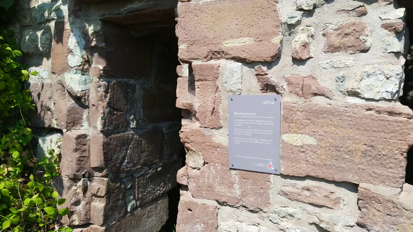 Bildtitel: Burg Hohennagold - Brunnenturm