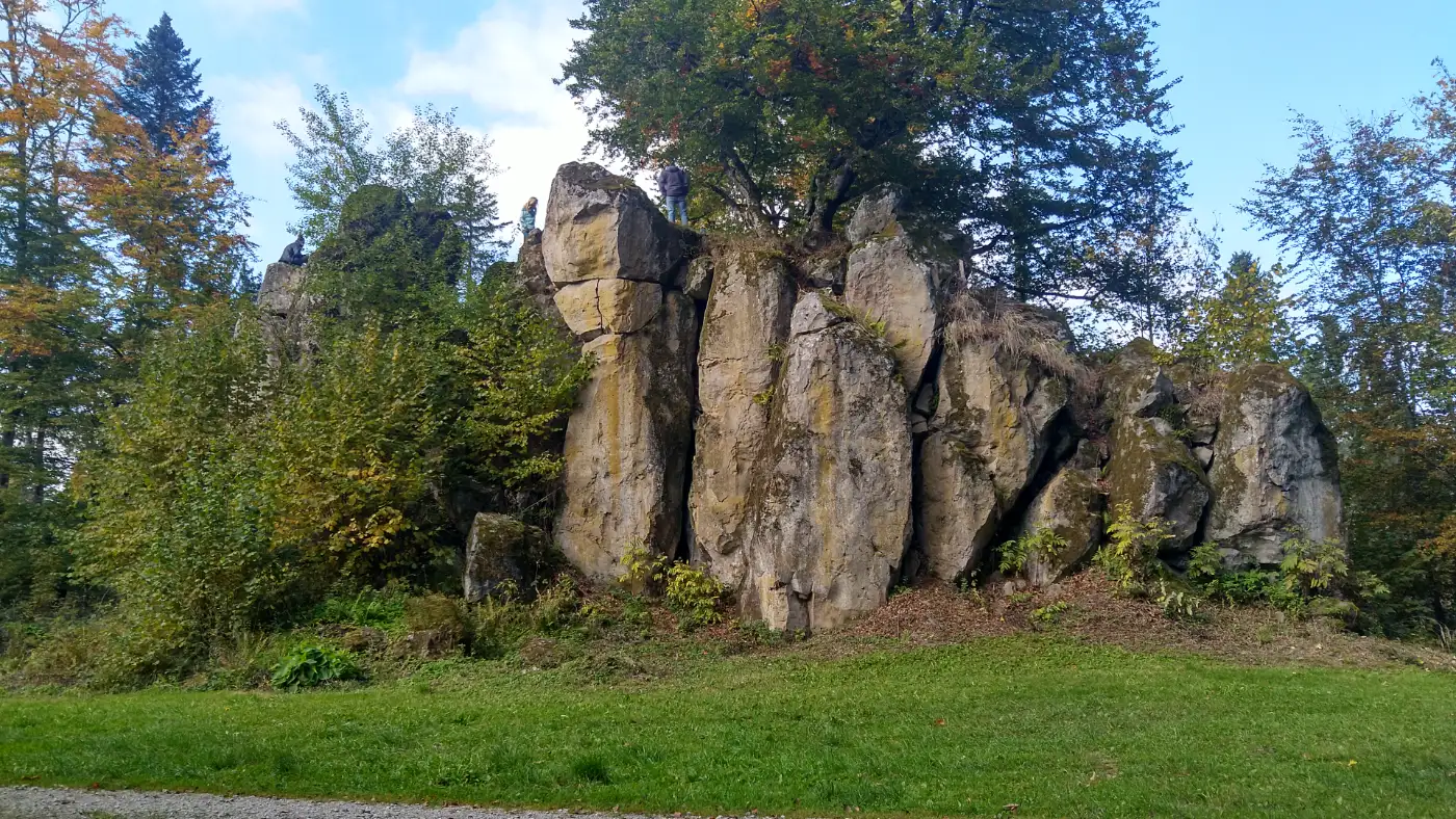 Bildtitel: Felsformation Blauer Stein nahe der Ortschaft Randen