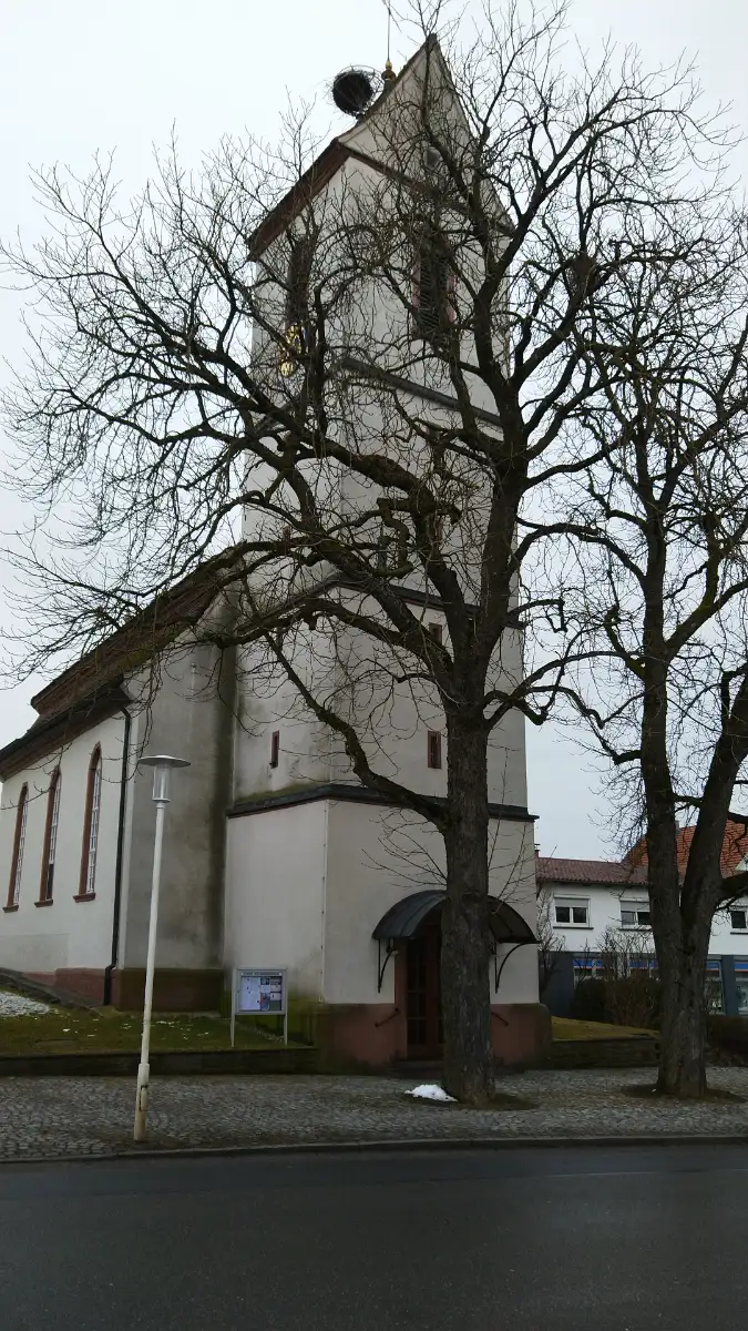 Bildtitel: Evangelische Kirche Schura
