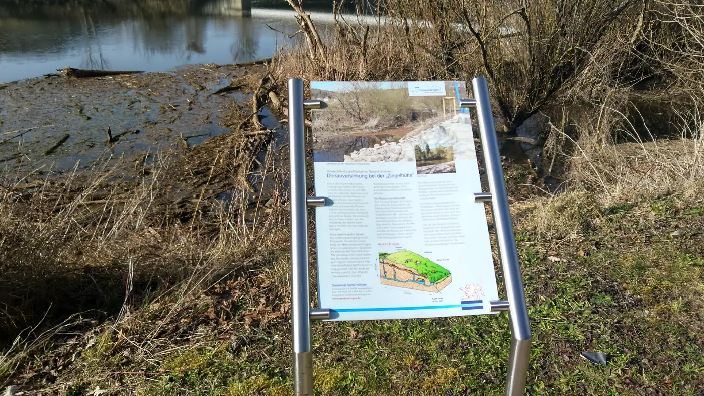 Bildtitel: Infotafel - Donauversickerung