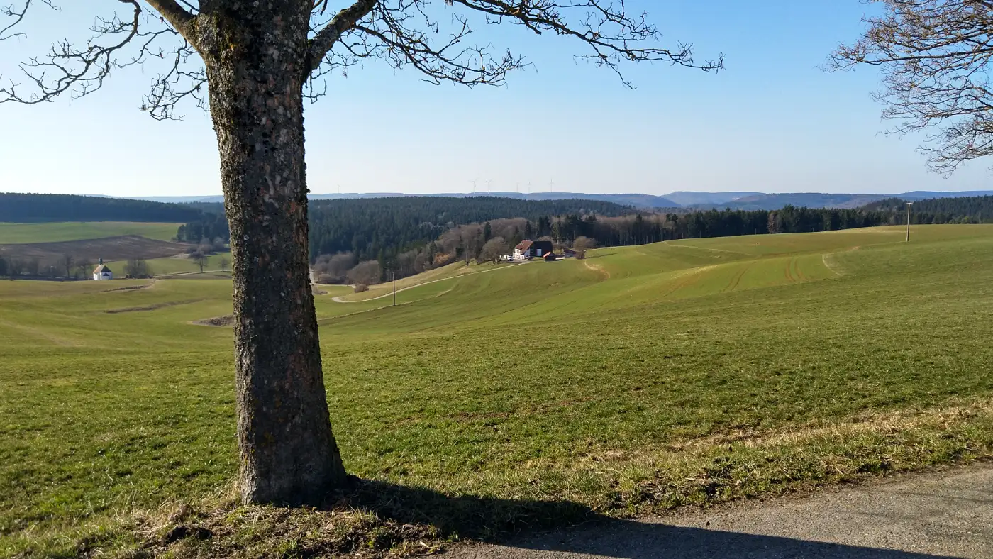 Bildtitel: Brunnenkapelle und Rabenhof