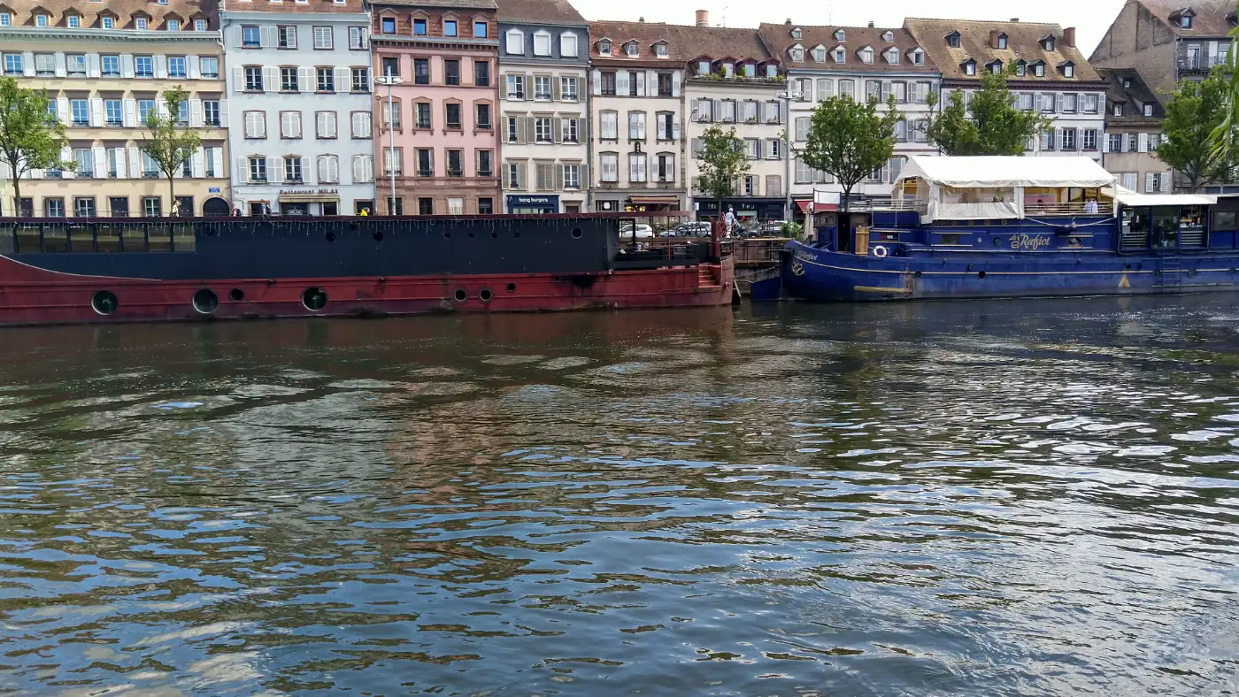 Bildtitel: Quai des Pêcheurs in Straßburg
