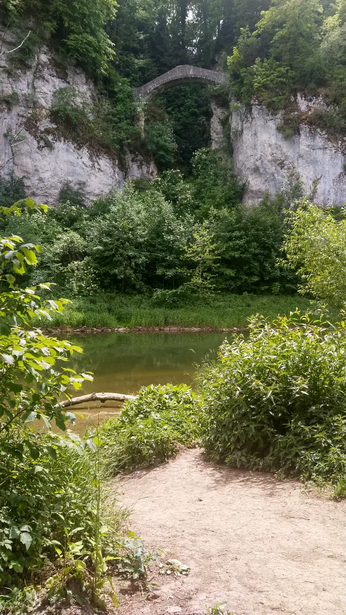 Bildtitel: Teufelsbrücke über Höllschlucht