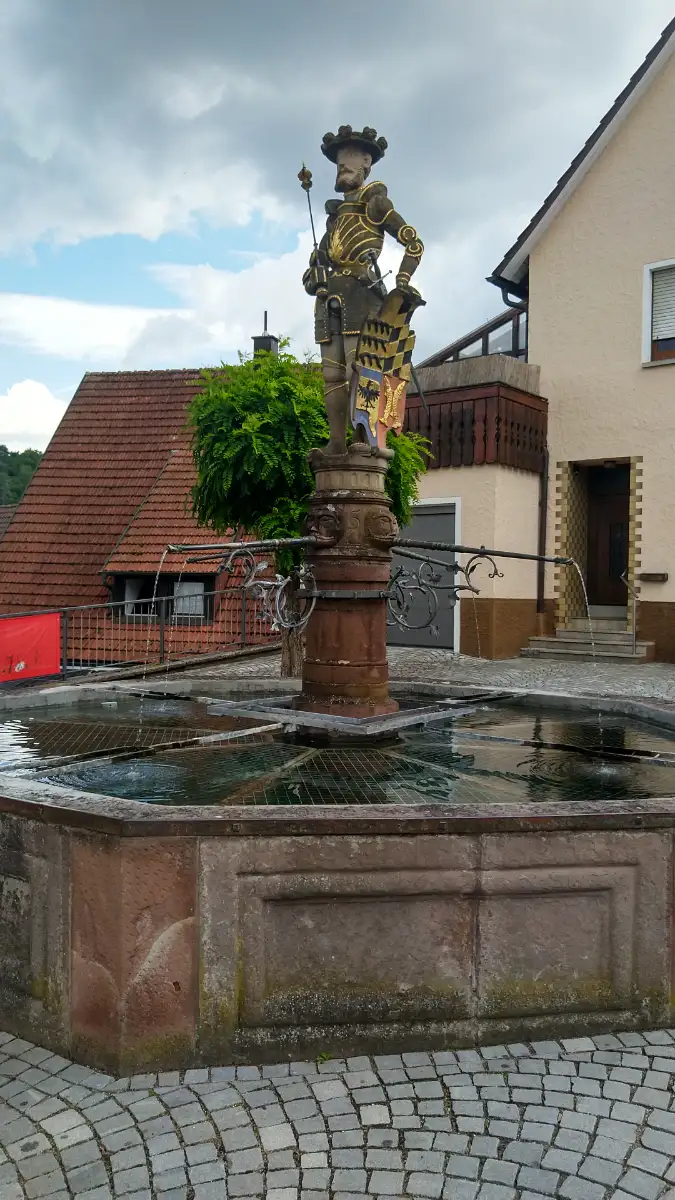 Bildtitel: historische Marktbrunnen in Wildberg
