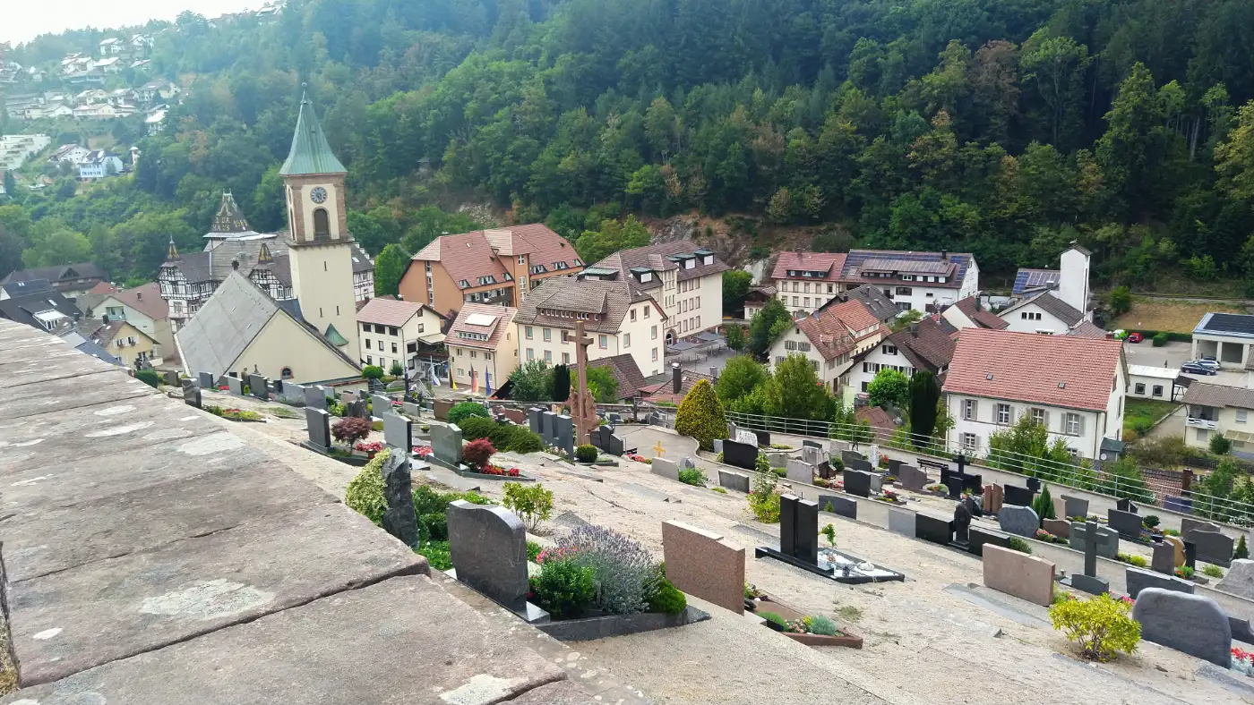 Bildtitel: Bad Peterstal mit Bergfriedhof