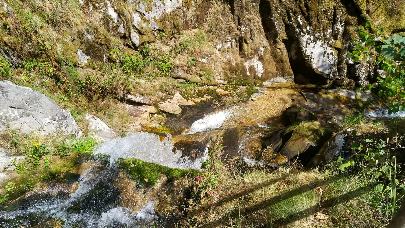 Bildtitel: Allerheiligen-Wasserfälle - Schlucht aus Porphyrgestein