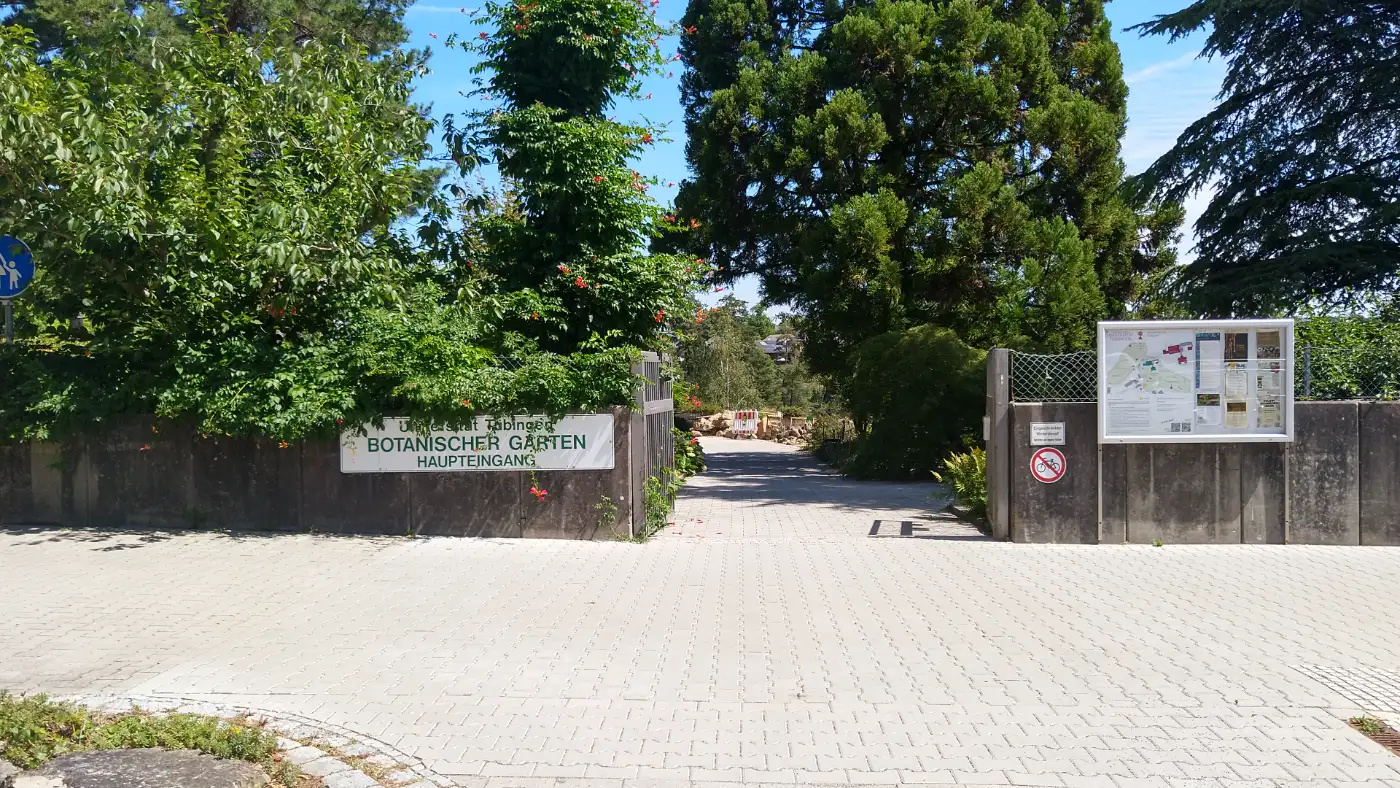 Bildtitel: Haupteingang des Neuen Botanischen Gartens Tübingen