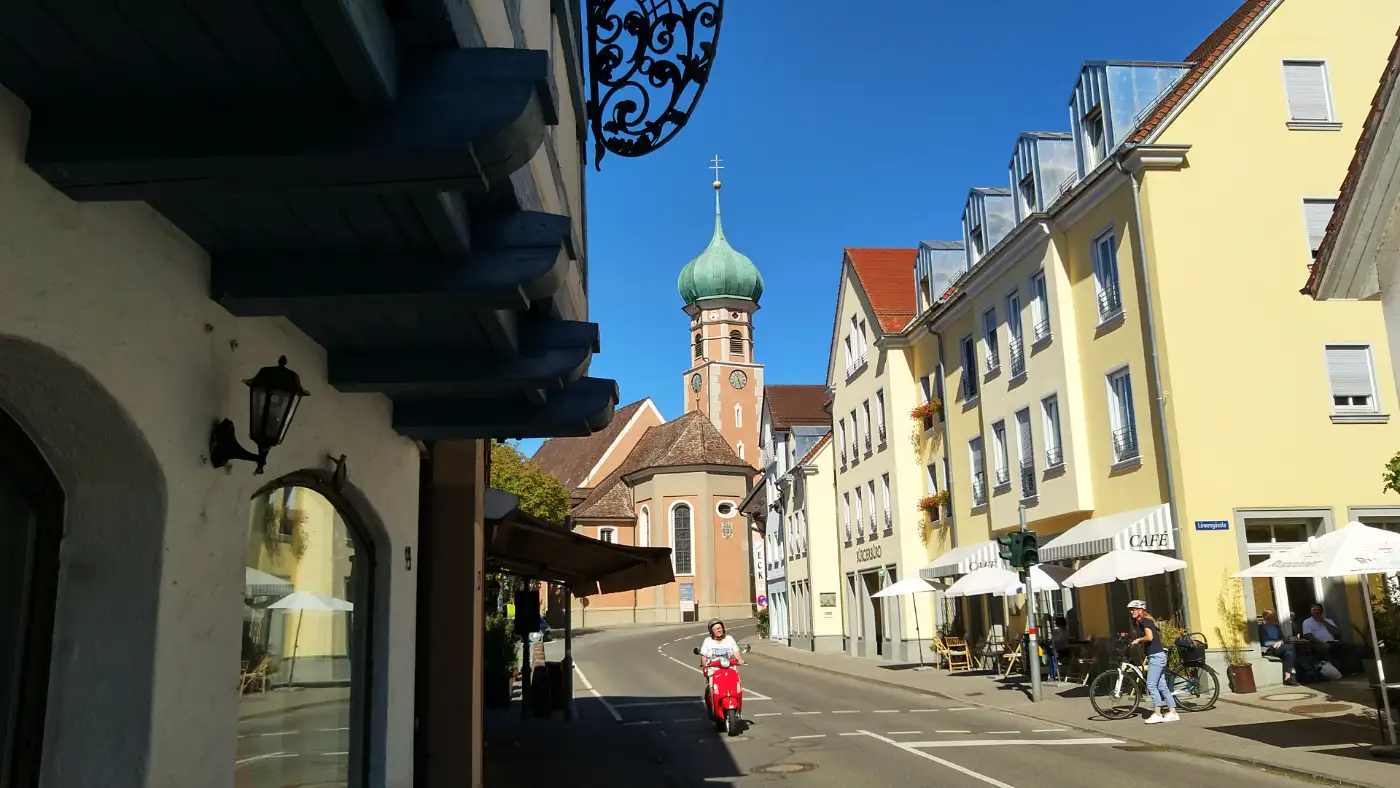 Bildtitel: Pfarrkirche St. Nikolaus im Ortskern von Allensbach