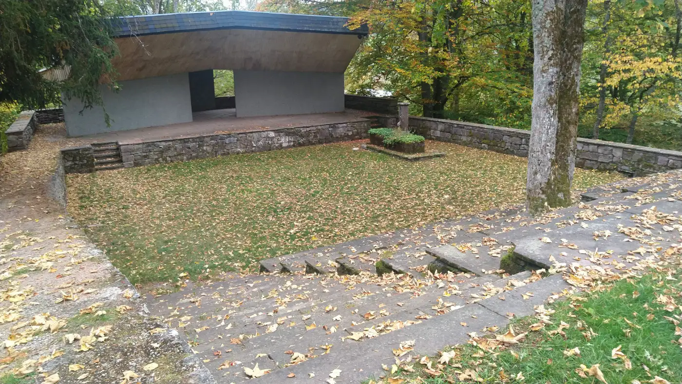 Bildtitel: Waldbühne am Schlossberg in Unterkirnach